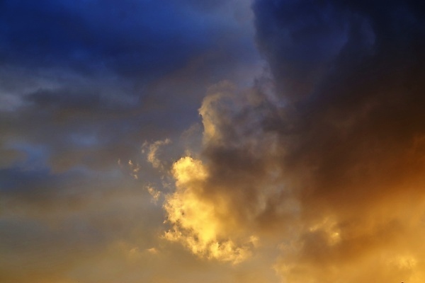 포토 JPG 해외이미지 구름 백그라운드 오렌지 자연 하늘 날씨 파노라마 풍경 사람없음 야외 여름 파란색 빛 컬러풀 햇빛 태양 노란색 우주 일출 어둠 황혼 일몰 새벽 낭만 흰색 저녁 신비 열정 폭풍 마법 천국 솜털 해외202008 해외포토 자연요소 계절 감정 컬러 컨셉 과일 촬영기법 노을 야간 생태계 파일형식