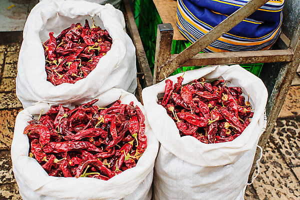 포토 JPG 해외이미지 식물 음식 채소 재료 중동 자연 고추 건조 건강 요리 사람없음 빨간색 컬러풀 추위 뜨거움 양념 시장 맛 먹기 허브 향신료 유기농 매움 자루 후추 아랍어 이스라엘 해외202008 해외포토 웰빙 나라 컬러 컨셉 모션 생태계 서아시아 향미료 파일형식