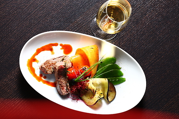 포토 JPG 해외이미지 접시 음료 음식 백그라운드 채소 유리 탁자 건강 육류 스테이크 요리 비프스테이크 사람없음 목재 빨간색 파티 와인 검은색 식사 저녁식사 소고기 날짜 그릴 정상 바비큐 자르기 굽기 유기농 슬라이스 소금 후추 로즈메리 등심 해외202008 해외포토 나무 식기 웰빙 컬러 가구 식재료 재료 모션 재질 주방용품 주류 서양음식 이벤트 구이 허브 향신료 파일형식