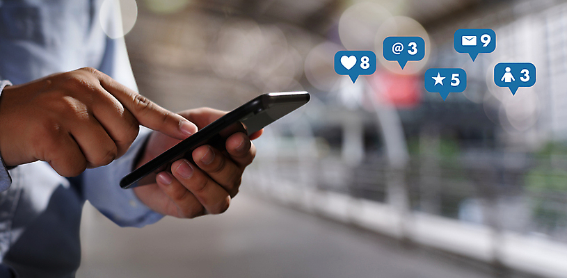 포토 JPG 해외이미지 구름 아이콘 손 배너 컨셉 인터넷 비즈니스 통신 성공 모바일 미래 사람 사람없음 노트북 스마트폰 핸드폰 컴퓨터 글로벌 사무실 디지털 스크린 자료 웹 장비 터치 정보 잡기 업무 네트워크 메시지 계획 심볼 커뮤니티 나눔 온라인 공유 마케팅 소셜 좋음 네트워킹 해외202008 해외포토 자연요소 모션 신체부위 전자제품 스마트기기 작업 파일형식