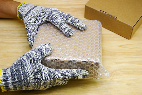 포토 JPG 해외이미지 손 종이 백그라운드 쿠션 패턴 포장 교통시설 추상 스트레스 안전 사람 사람없음 가로 상자 사무실 우주 거품 저축 덮개 흰색 투명 닫기 보호 상품 플라스틱 천 질감 보안 팩 패키지 해외202008 해외포토 컬러 교통 컨셉 무늬 비즈니스 모션 재질 신체부위 금융 화장품 뚜껑 직물 시설 파일형식