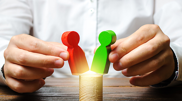 포토 JPG 해외이미지 직업 비즈니스 CEO 열쇠 노동자 사람 사람없음 빨간색 초록색 숫자 머리 힘 업무 비즈니스맨 변화 대표 종업원 직원 계약 경영자 리더 시스템 문제 반대 해결 경영 부정부패 치유 투자자 후보 해외202008 해외포토 문자 남자 컬러 컨셉 신체부위 작업 직장인 투자 파일형식