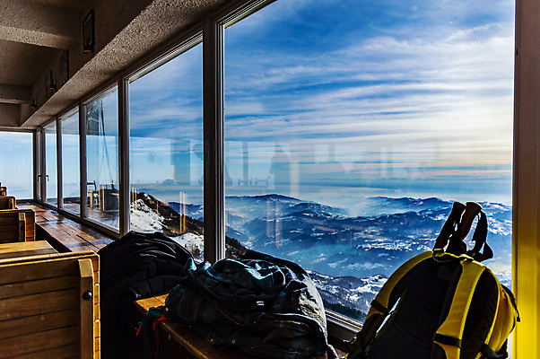 포토 JPG 해외이미지 나무 식물 구름 공원 도로 여행 자연 하늘 산 풍경 사람없음 야외 목재 여름 걷기 환경 계곡 이탈리아 트래킹 하이킹 안개 시골 고독 알프스 장면 상록수 침엽수 내추럴 산맥 해외202008 해외포토 자연요소 계절 공공시설 감정 유럽 길 재료 교통시설 모션 레저 날씨 생태계 파일형식