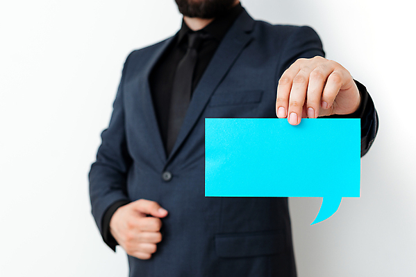 포토 JPG 해외이미지 모델 종이 포즈 백그라운드 스티커 유니폼 생각 비즈니스 장신구 넥타이 정장 사람없음 쪽지 전시 피규어 흰색 잡기 메시지 묘사 레이아웃 각도 보여주기 승진 설정 관심 목업 카피스페이스 해외202008 해외포토 잡화 옷 컬러 모션 공백 미니어처 파일형식