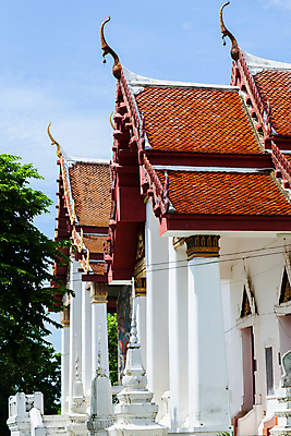 포토 JPG 해외이미지 모양 전통 디자인 외관 아시아 종교 문화 백그라운드 패턴 불교 건축양식 태국 하늘 지붕 미술 동양인 사람없음 야외 건물 장식 교회 골동품 덮개 사찰 고명 거친 역사 황금 삼각형 천 타일 묘사 방콕 해외202008 해외포토 도형 건축물 건축 나라 무늬 종교건축 문화예술 인종 뚜껑 직물 파일형식
