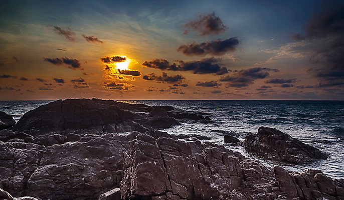 포토 JPG 해외이미지 구름 아시아 파도 바다 섬 백그라운드 태국 자연 하늘 아침 풍경 사람없음 물 여름 햇빛 태양 반사 일출 맑음 황혼 일몰 새벽 황금 공상 스카이라인 수평선 해외202008 해외포토 주간 자연요소 계절 나라 날씨 노을 생태계 파일형식