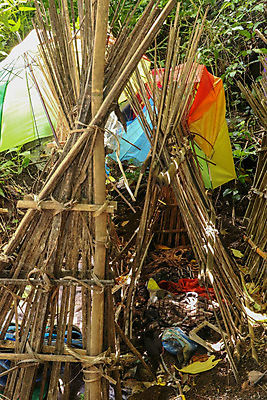 포토 JPG 해외이미지 구름 전통 아시아 문화 호수 여행 백그라운드 자연 뼈 사람 동양인 풍경 사람없음 야외 초록색 마을 죽음 숲 발리 인도네시아 내추럴 뿌연 옛날 특별함 해골모형 힌두교 해외202008 해외포토 자연요소 나라 종교 컬러 섬 컨셉 인종 모형 생태계 파일형식
