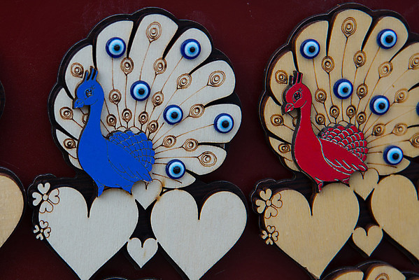 포토 JPG 해외이미지 전통 아시아 문화 백그라운드 유리 추상 매달리기 선물 미술 동양인 사람없음 빨간색 빛 쇼핑 컬러풀 여행객 상점 활발 하트 마음 등불 램프 얼룩 시장 공작 타일 향신료 무역 기념품 동쪽 칠면조 빛망울 아랍어 스타일 해외202008 튀르키예 해외포토 모양 나라 산업 컬러 컨셉 무늬 모션 재질 조류 문화예술 조명 사람 인종 방향 오브젝트 향미료 파일형식