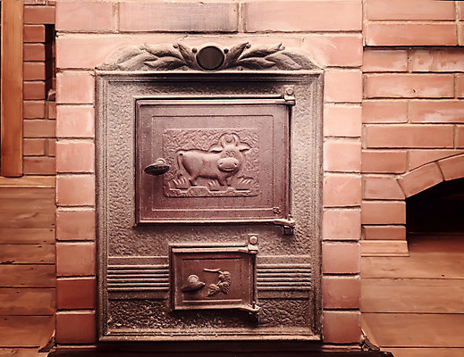 포토 JPG 해외이미지 전통 문화 빵 벤치 불 휴식 벽돌 주택 실내 따뜻함 사람없음 목재 물 노란색 쌓기 마을 검은색 방 에너지 추위 뜨거움 오븐 난로 빗자루 양동이 땀 심플 온도 닦기 숯 유리주전자 구식 러시아인 석탄 여신 옛날 용광로 해외202008 해외포토 자연요소 서양인 나무 음식 컬러 컨셉 의자 재료 모션 유리 주전자 내부 건물 가전제품 난방기 청소도구 파일형식