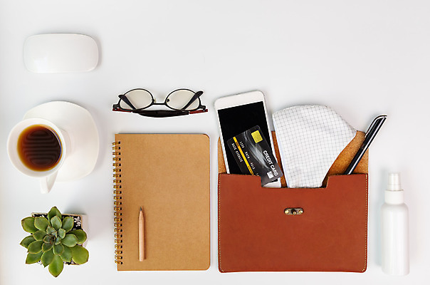 포토 JPG 해외이미지 화분 종이 안경 커피 백그라운드 컨셉 인터넷 비즈니스 탁자 아침 모바일 휴가 직장 가면 사람없음 책 컵 초록색 노트북 스마트폰 핸드폰 컴퓨터 사무실 연필 우주 쪽지 공책 공백 흰색 업무 신용카드 작업실 플랫 정상 스마트 책상 레이아웃 문서 에스프레소 구성 해외202008 해외포토 주간 식기 잡화 음료 컬러 가구 회사 문구용품 학용품 금융 전자제품 스마트기기 필기구 작업 파일형식