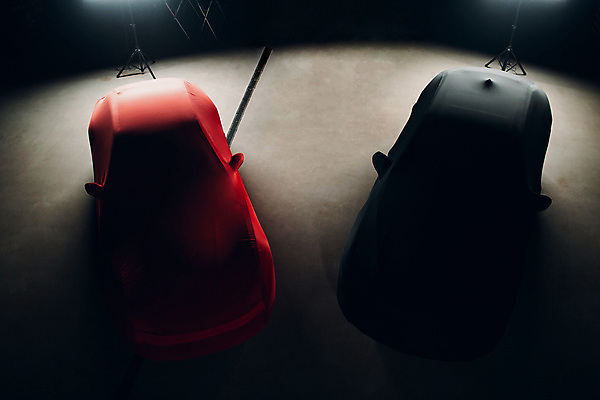 포토 JPG 해외이미지 디자인 외관 스포츠 백그라운드 비즈니스 자동차 날씨 실내 사람없음 야외 빨간색 빛 덮개 흰색 고급 보호 은색 정상 아래 속도 자동 차고 해외202008 해외포토 육상교통 컬러 컨셉 내부 뚜껑 방향 위치 파일형식