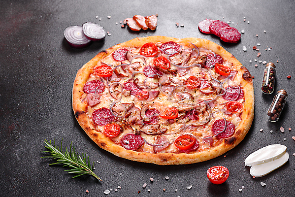 포토 JPG 해외이미지 전통 음식 조각 백그라운드 토마토 채소 탁자 치즈 피자 패스트푸드 육류 요리 사람없음 목재 식당 식사 저녁식사 버섯 이탈리아 껍질 시골 뜨거움 소시지 닫기 이탈리아음식 맛 정상 굽기 허브 속도 매움 햄 레시피 후추 바질 모짜렐라치즈 살라미 페퍼로니 해로움 핸드메이드 맛있는 해외202008 해외포토 나무 식물 유럽 가구 컨셉 식재료 재료 모션 유제품 서양음식 상점 가공식품 인스턴트 구이 향신료 파일형식