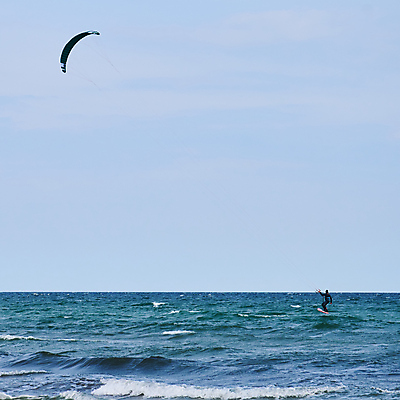 포토 JPG 해외이미지 유럽 모래 스포츠 파도 바다 섬 여행 자연 하늘 바람 휴가 독일 풍경 사람없음 야외 물 여름 파란색 모래사장 태양 봄 서핑 연 휴양지 북쪽 서퍼 파라다이스 해외202008 해외포토 자연요소 계절 나라 컬러 날씨 운동선수 놀이용품 장소 수상스포츠 방향 생태계 파일형식