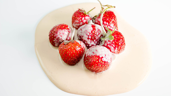 포토 JPG 해외이미지 1 열매 음식 백그라운드 잎 다이어트 과일 재료 자연 딸기 디저트 건강 씨앗 사람없음 빨간색 초록색 빛 활발 흰색 신선 닫기 달콤 맛 자르기 먹기 싱글 상쾌 유기농 날것 내추럴 강렬 고립 숙성 식용 완벽 채식주의자 맛있는 해외202008 해외포토 식물 웰빙 감정 컬러 컨셉 모션 생태계 채식 파일형식