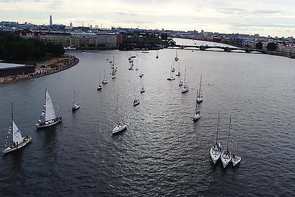 포토 JPG 해외이미지 여자 남자 호수 스포츠 파도 여행 포즈 요트 자연 바람 휴가 항해 건강 사람 풍경 소년 사람없음 야외 물 여름 파란색 강 태양 맑음 축제 경쟁 윈드서핑 도시 만 보트 서핑 그룹 고급 승무원 속도 레가타 해외202008 해외포토 자연요소 직업 계절 어린이 바다 컬러 컨셉 배_교통 날씨 수상스포츠 생태계 파일형식