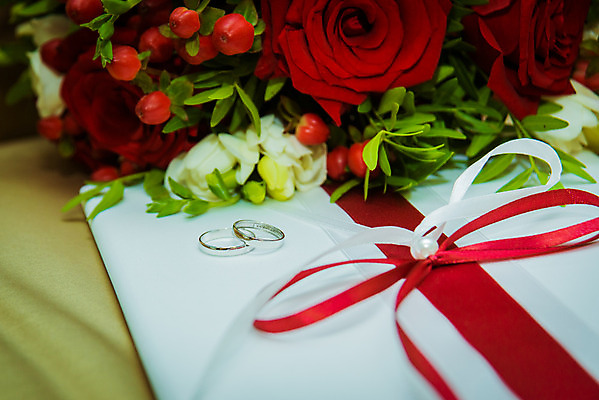 포토 JPG 해외이미지 커플 기념일 꽃 행복 감정 결혼 백그라운드 2 관계 결혼식 선물 사랑 이벤트 사람없음 빛 장미 파티 금속 침묵 낭만 신혼여행 흰색 축하 반지 쌍 원형 신용카드 황금 고급 보석 배열 약혼 베일 영원 해외202008 해외포토 레이스천 도형 식물 컬러 컨셉 장신구 재질 금융 소리 직물 광석 약속 파일형식