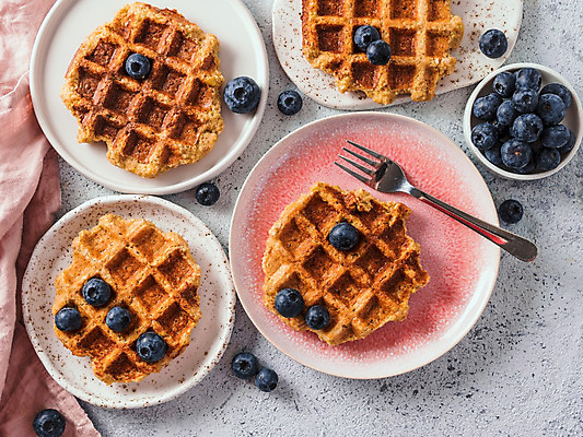 포토 JPG 해외이미지 포크 디저트 사람없음 하이앵글 블루베리 시럽 와플 해외202008 해외포토 식기 음식 뷰포인트 과일 파일형식