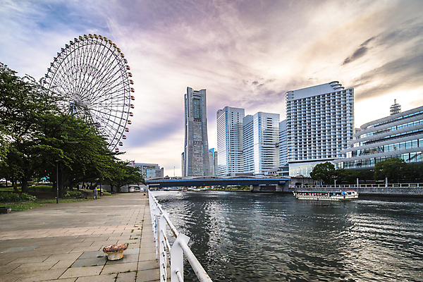 포토 JPG 해외이미지 주간 구름 공원 아시아 바다 여행 건축양식 하늘 휴가 사람 풍경 사람없음 야외 건물 물 여름 강 도시풍경 여행객 탑 항구 일본 고층빌딩 도시 만 바퀴 보트 야간 큼 해외202008 해외포토 자연요소 건축물 계절 공공시설 건축 나라 배_교통 교통시설 빌딩 크기 파일형식