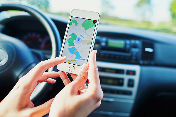 포토 JPG 해외이미지 손 도로 여행 백그라운드 지도 인터넷 교통시설 자동차 모바일 거리 한명 사람 스마트폰 핸드폰 컴퓨터 터치패드 글로벌 알약 스크린 운전 터치 인공위성 정보 도시 네트워크 어플리케이션 나침반 방향 전화기 스마트 전자 보여주기 PDA 멀티미디어 패드 인터페이스 해외202008 해외포토 1 길 육상교통 교통 컨셉 통신 모션 신체부위 전자제품 스마트기기 약 시설 파일형식