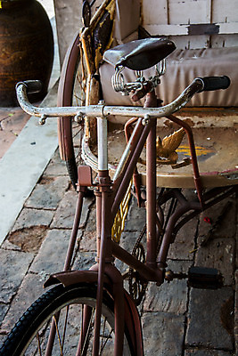 포토 JPG 해외이미지 전통 아시아 이동 의자 교통시설 모션 태국 거리 3 사람없음 금속 자전거 수확 골동품 바퀴 운전사 클래식 가난 오브젝트 서비스 복고 방콕 상업 택시 타이어 먼지 승객 고무 옛날 자동 해외202008 해외포토 직업 나라 가구 교통 컨셉 농업 승용차 자동차 재질 바이크 시설 파일형식