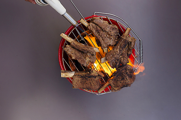 포토 JPG 해외이미지 백그라운드 가족 불 불꽃 육류 돼지고기 요리 사람없음 야외 빨간색 소풍 갈색 파티 식당 식사 튀김 도구 뜨거움 닫기 그릴 바비큐 굽기 매움 훈제 고립 신발장 절임 해외202008 문지르기 해외포토 자연요소 음식 컬러 식재료 관계 모션 주방용품 이벤트 야외활동 상점 맛 구이 파일형식