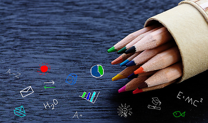 포토 JPG 해외이미지 학생 디자인 교육 과학 백그라운드 컨셉 비즈니스 교실 학교 성공 아이디어 창조 사람없음 학습 스터디 연필 칠판 장비 기록 가르침 심볼 오브젝트 그림 대학교 경영 해외202008 해외포토 학용품 필기구 파일형식