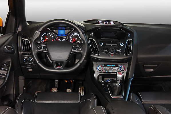 포토 JPG 해외이미지 스튜디오촬영 디자인 지도 의자 교통시설 자동차 실내 안전 사람없음 내부 소리 장비 운전 벨트 뜨거움 운전사 고급 수리 핸들 가죽 라디오 승객 시스템 네비게이션 위로 계기판 자동 제어 스타일 해외202008 해외포토 직업 잡화 육상교통 가구 교통 컨셉 모션 전자제품 시설 파일형식