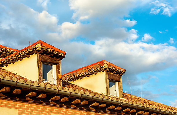 포토 JPG 해외이미지 구름 라이프스타일 유럽 여행 컨셉 건축양식 창문 하늘 지붕 휴가 주택 돌담 파노라마 풍경 사람없음 가로 여름 여행객 정원 일몰 놀람 낭만 도시 도심 옥상 천 지중해 타일 즐거움 시력 스카이라인 구식 카피스페이스 해외202008 해외포토 자연요소 계절 건축 감정 나라 바다 촬영기법 표정 사람 건물 생활 담장 노을 공백 돌_바위 직물 파일형식