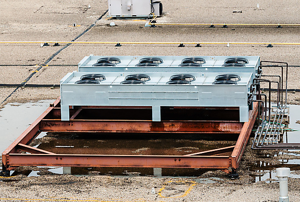 포토 JPG 해외이미지 외관 산업 공장 지붕 프레임 사람없음 야외 금속 힘 기계 장비 도시 뜨거움 부채 정상 시원함 옥상 시설 상업 파이프 시스템 튜브 온도 공학 냉각기 린스 철강 해외202008 해외포토 교육 공업 재질 파일형식