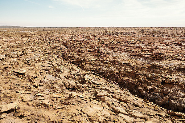 포토 JPG 해외이미지 호수 모래 여행 아프리카 자연 하늘 표면 산 건조 풍경 사람없음 야외 햇빛 갈색 환경 맑음 봄 사막 바위 흰색 농촌 뜨거움 황무지 크리스탈 땅 발굴 화산 먼지 지역 사암 내추럴 에티오피아 우울증 원정 지질학 수평선 해외202008 해외포토 계절 교육 나라 컬러 날씨 태양 돌_바위 시골 질병 광석 생태계 파일형식