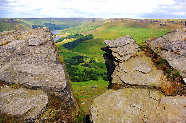 포토 JPG 해외이미지 나무 구름 유럽 밭 자연 하늘 영국 잉글랜드 풍경 사람없음 야외 초록색 물 환경 마시기 시골 저수지 황무지 땅 언덕 그림 해외202008 해외포토 자연요소 식물 나라 컬러 농업 모션 생태계 파일형식