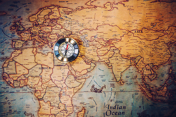 포토 JPG 해외이미지 디자인 종이 지구 바다 여행 백그라운드 컨셉 지도 비즈니스 추상 유물 항해 미술 사람없음 장식 세계 탐험 수확 골동품 덮개 역사 황금 나침반 방향 오브젝트 검색 복고 페이지 네비게이션 발견 그런지 세기 양피지 옛날 지도책 지리 해외202008 해외포토 전통 무늬 농업 배_교통 모션 문화예술 책 뚜껑 파일형식