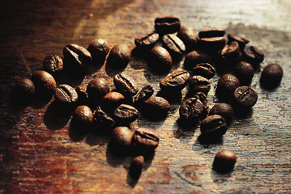 포토 JPG 해외이미지 식물 커피 음료 음식 재료 자연 탁자 아침 콩 그림자 씨앗 사람없음 목재 갈색 노란색 우주 검은색 어둠 에너지 수확 신선 뜨거움 맛 굽기 질감 냄새 아로마 향 카푸치노 에스프레소 내추럴 단절 땅바닥 모카 아라비카 카페인 많음 해외202008 흩어짐 해외포토 주간 나무 컬러 가구 컨셉 농업 곡류 바닥 구이 생태계 파일형식