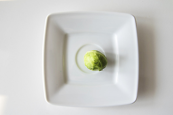 포토 JPG 해외이미지 접시 음식 백그라운드 다이어트 재료 자연 건강 사람없음 초록색 식사 흰색 신선 맛 작음 먹기 유기농 생태계 날것 비타민 내추럴 고립 바이오 숙성 채식주의자 해외202008 해외포토 식기 웰빙 컬러 컨셉 모션 크기 채식 영양소 파일형식