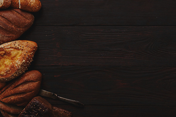 포토 JPG 해외이미지 빵 탁자 종류 옥수수 사람없음 목재 어둠 시골 낟알 밀 굽기 호밀 카피스페이스 해외202008 해외포토 나무 음식 가구 재료 곡류 공백 구이 파일형식