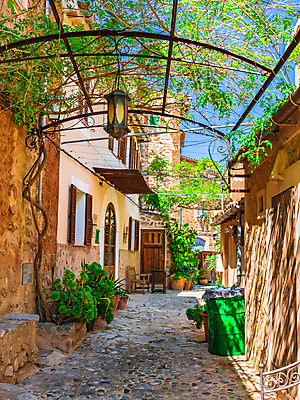 포토 JPG 해외이미지 식물 라이프스타일 화분 길 건축양식 창문 가정 휴식 주택 사람없음 야외 세로 여름 태양 문 정원 맑음 바위 전원 시골 오솔길 지중해 원예 남쪽 셔터 열대기후 해외202008 해외포토 자연요소 계절 건축 바다 컨셉 날씨 취미 건물 생활 돌_바위 전기에너지 방향 파일형식