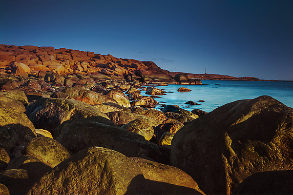 포토 JPG 해외이미지 동물 구름 파도 바다 섬 여행 자연 하늘 바람 노르웨이 풍경 사람없음 물 여름 파란색 빛 햇빛 태양 일몰 활발 바위 저녁 암초 덩어리 스칸디나비아 해외202008 해외포토 자연요소 계절 유럽 컬러 컨셉 날씨 노을 돌_바위 야간 생태계 파일형식
