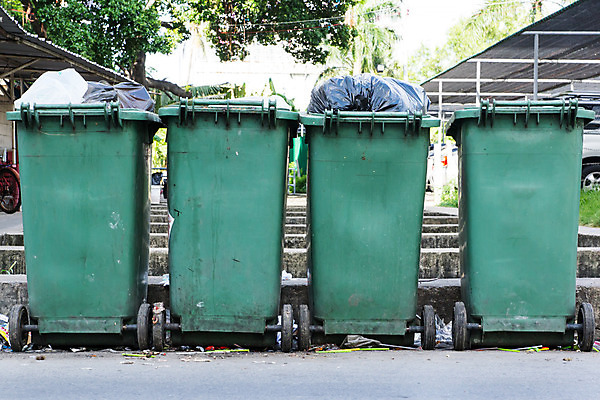 포토 JPG 해외이미지 산업 태국 거리 사람없음 초록색 상자 환경 재활용 쓰레기통 도시 오픈 오염 쓰레기 폐기물 플라스틱 거절 버리기 오브젝트 낭비 생태학 해외202008 해외포토 교육 아시아 컬러 컨셉 모션 재질 친환경 파일형식