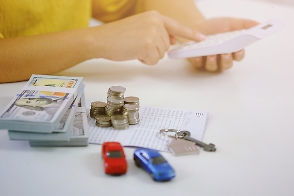 포토 JPG 해외이미지 모델 손 백그라운드 컨셉 돈 비즈니스 주택 사람없음 건물 금융 경제 세일 쌓기 동전 저축 성장 절약 시장 재산 구매 계획 가격 중개인 투자 가치 주인 보험 대출 빚 개발 경영 렌탈 세금 예산 진짜 해외202008 해외포토 직업 건축물 모션 신체부위 쇼핑 파일형식