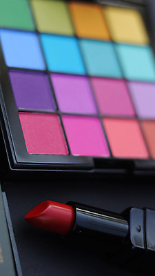 포토 JPG 해외이미지 실내 근접촬영 사람없음 립스틱 화장용품 아이섀도 섀도우팔레트 해외202008 해외포토 뷰포인트 내부 화장품 미용용품 파일형식