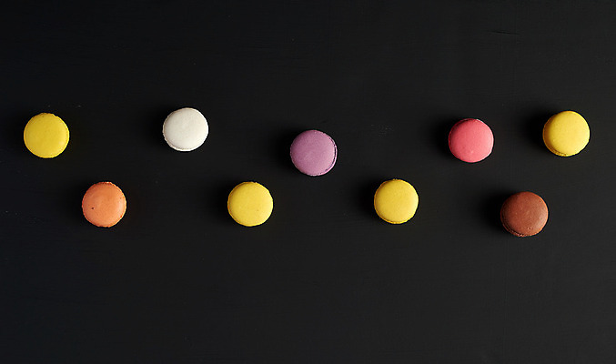 포토 JPG 해외이미지 검은배경 디저트 사람없음 마카롱 맛있는 해외202008 해외포토 음식 백그라운드 검은색 파일형식