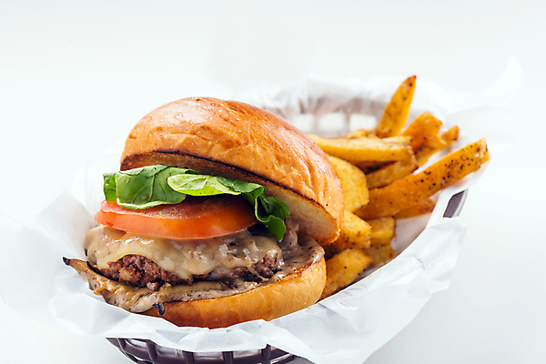 포토 JPG 해외이미지 음식 토마토 양파 치즈 감자 따뜻함 육류 사람없음 갈색 식사 저녁식사 버섯 소고기 튀김 햄버거 양념 기름 상추 큼 케첩 먹기 무거움 패티 토막 프랑스어 점심식사 번 치즈버거 해외202008 해외포토 문자 빵 컬러 채소 식재료 모션 유제품 패스트푸드 소스_음식 무게 크기 파일형식