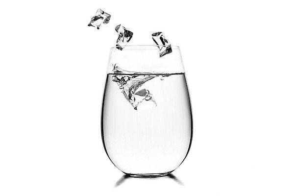 포토 JPG 해외이미지 음료 백그라운드 모션 유리 사람없음 물 얼음 거품 추위 흰색 신선 액체 떨어짐 시원함 크리스탈 순수 큐브 오브젝트 상쾌 고립 슬라이드 해외202008 해외포토 자연요소 감정 컬러 컨셉 재질 광석 파일형식