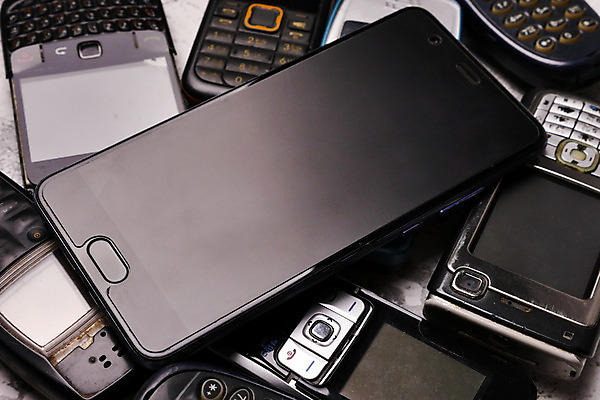 포토 JPG 해외이미지 산업 백그라운드 컨셉 비즈니스 통신 버튼 모바일 새로움 세포 사람없음 스마트폰 핸드폰 숫자 쌓기 금속 디지털 스크린 재활용 장비 터치 수확 진화 클래식 쓰레기 연결 수집 전화기 스마트 오브젝트 전자 부름 낭비 구식 업데이트 옛날 중고 스타일 많음 셀룰러 해외202008 해외포토 문자 농업 모션 재질 전자제품 스마트기기 소방 친환경 파일형식