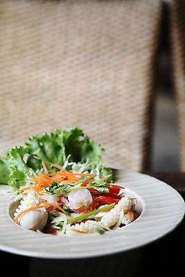 포토 JPG 해외이미지 전통 접시 아시아 음식 바다 채소 태국 양파 새우 건강 마늘 어류 요리 동양인 사람없음 초록색 식당 식사 저녁식사 버섯 샐러드 흰색 먹기 허브 해산물 향신료 오징어 매움 점심식사 맛있는 해외202008 젓기 해외포토 식물 식기 나라 컬러 모션 연체동물 갑각류 인종 상점 수중동물 맛 향미료 파일형식