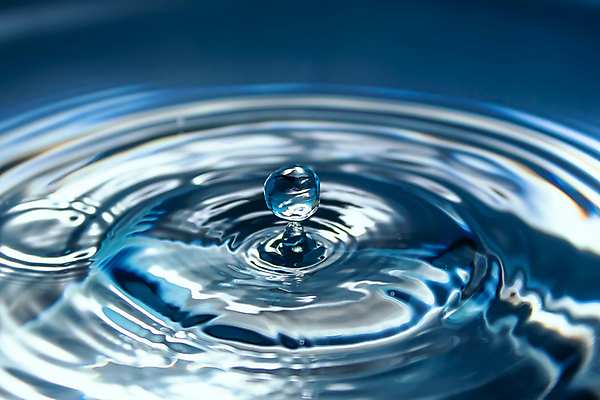 포토 JPG 해외이미지 물결 파도 곡선 표면 날씨 왕관 사람없음 물 파란색 반사 점프 수중 거품 젖음 흐름 물방울 투명 액체 붓기 우아함 떨어짐 빨래 시원함 빗방울 순수 눈물 싱크대 속도 역동적 분무기 단아함 잔물결 천진난만 스플래쉬 완전 해외202008 해외포토 자연요소 감정 선 바다 컬러 컨셉 가사 모션 비_날씨 개수대 파일형식