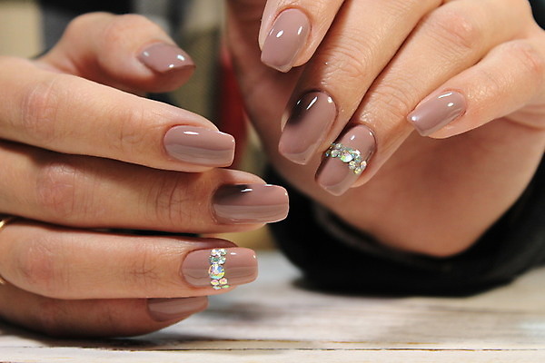 포토 JPG 해외이미지 손 디자인 여자 백그라운드 손가락 미술 사람없음 청춘 유행 상점 검은색 흰색 못 우아함 손톱관리 손톱 돌봄 스타일 해외202008 해외포토 컬러 컨셉 모션 문화예술 사람 신체부위 공구 네일아트 파일형식