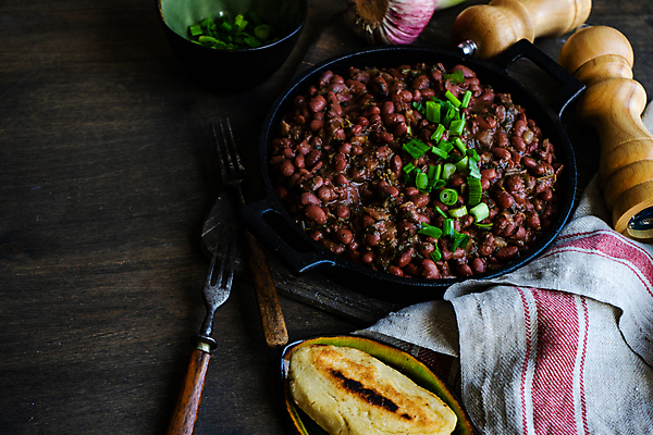 포토 JPG 해외이미지 백인 전통 식기 접시 음식 백그라운드 채소 탁자 양파 콩 건강 요리 사람없음 목재 빨간색 세트 식사 수확 시골 도자기 사발 고수 먹기 허브 유기농 질감 조지아 채식주의자 카피스페이스 해외202008 해외포토 서양인 나무 식물 웰빙 컬러 가구 농업 재료 모션 곡류 공백 사기그릇 향신료 채식 동유럽 파일형식