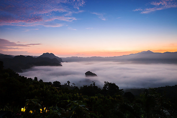 포토 JPG 해외이미지 식물 구름 계절 공원 여행 백그라운드 자연 하늘 성공 날씨 불꽃 산 풍경 초원 사람없음 야외 초록색 여름 햇빛 태양 노란색 환경 일몰 봄 트래킹 하이킹 에너지 뜨거움 분위기 닫기 숲 장면 천국 내추럴 골 뿌연 절정 해외202008 해외포토 자연요소 공공시설 컬러 컨셉 모션 불 레저 노을 생태계 파일형식