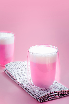 포토 JPG 해외이미지 음료 분홍색 디저트 잔 사람없음 달콤 딸기우유 해외202008 해외포토 식기 음식 컬러 우유 맛 파일형식